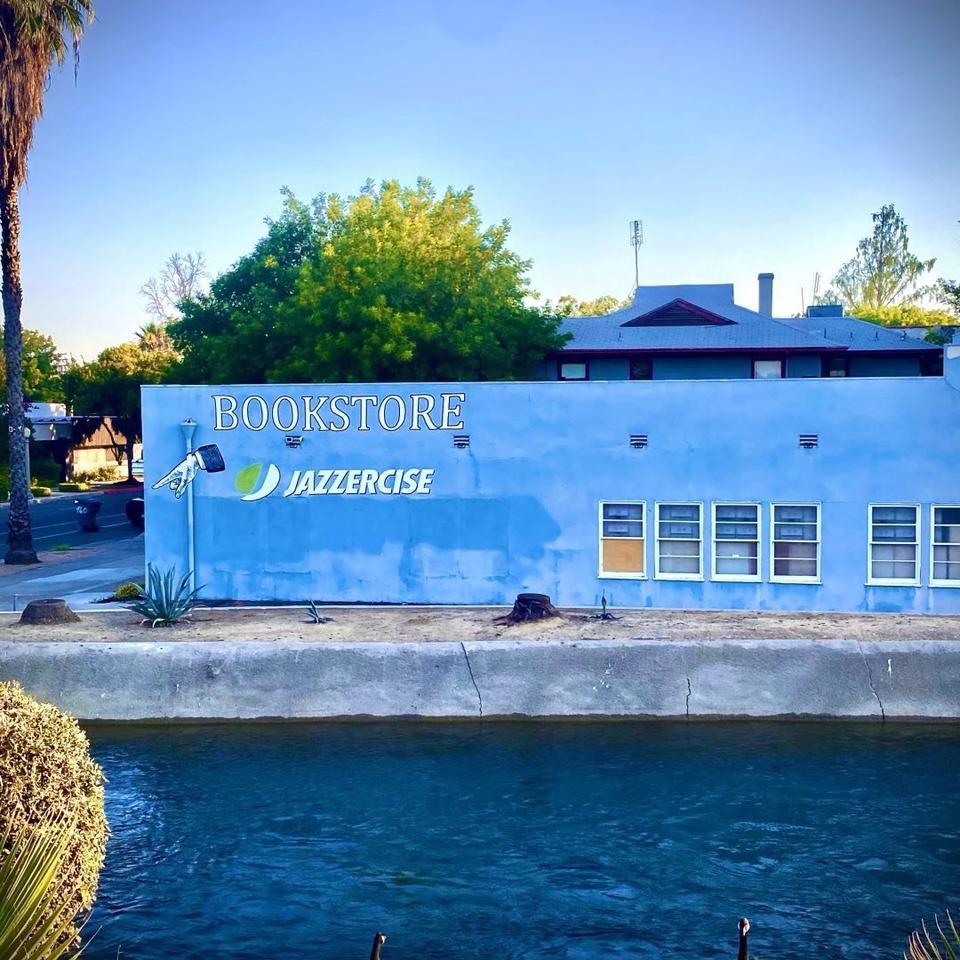 Hart's Haven Used Book Store